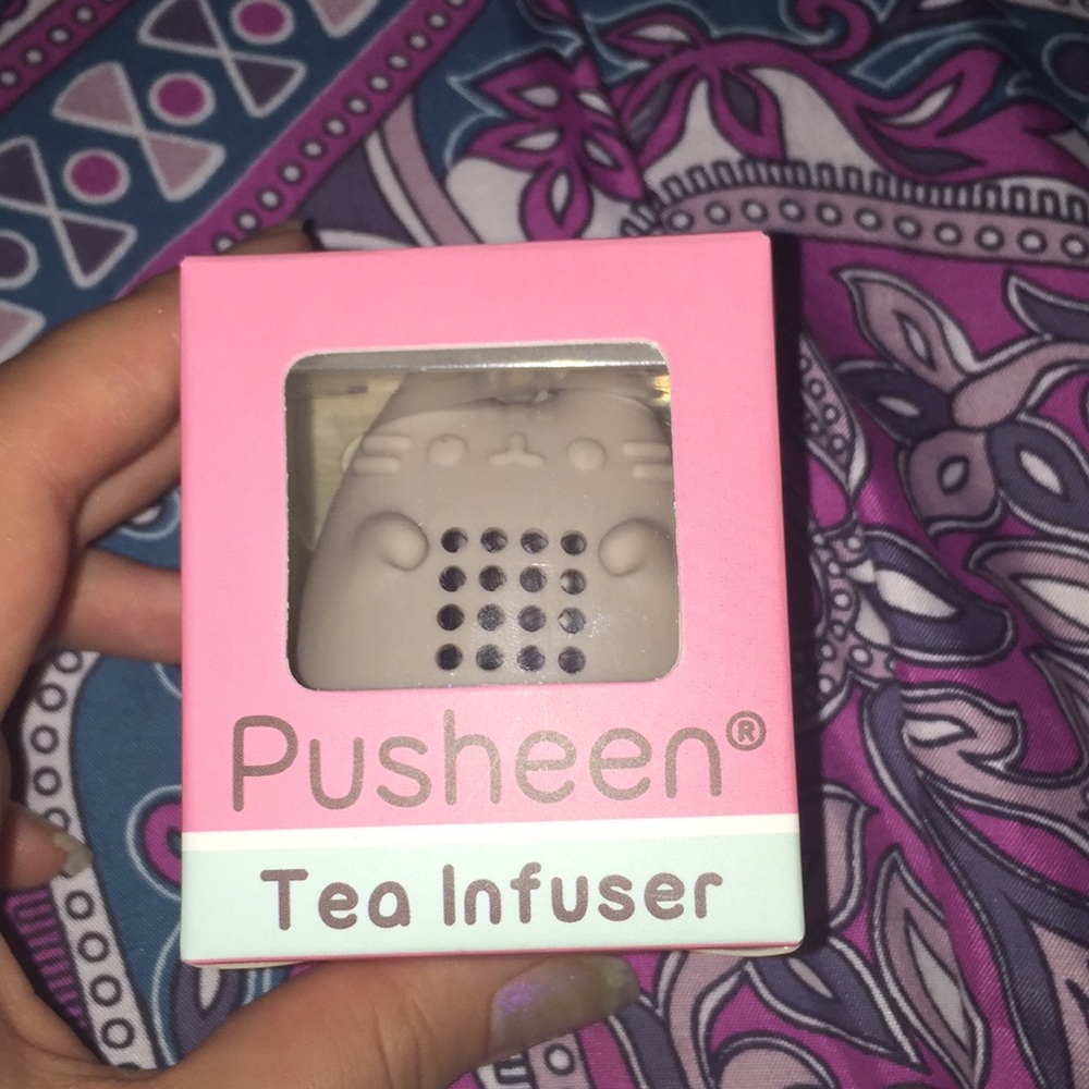 Exclusive pusheen tea infuser